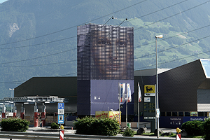 Ralph Ueltzhoeffer: Rasstätte Gotthard-Tunnel, Schweiz